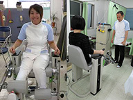 筋肉トレーニングマシーン